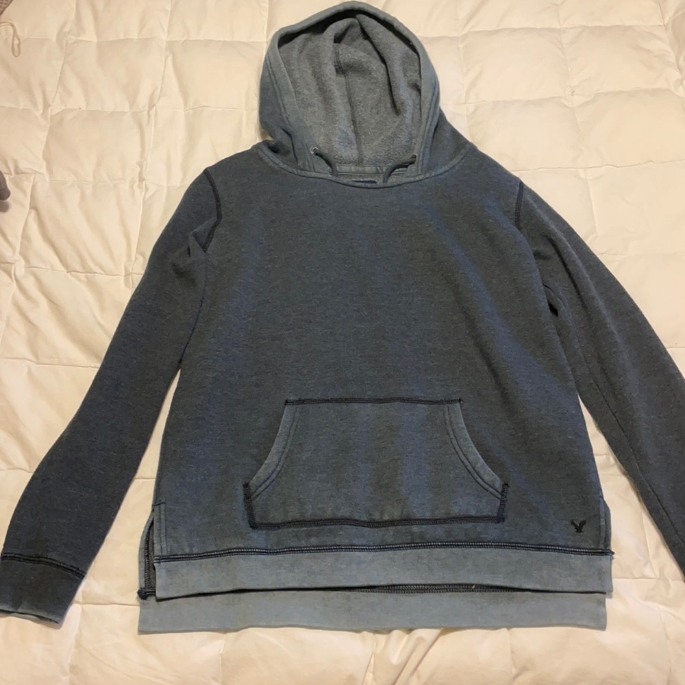 American Eagle women’s sweatshirt
